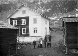 Kort: N.Fron 20/4 1913 Lillemorken i Kvam Anton Jetlund med 