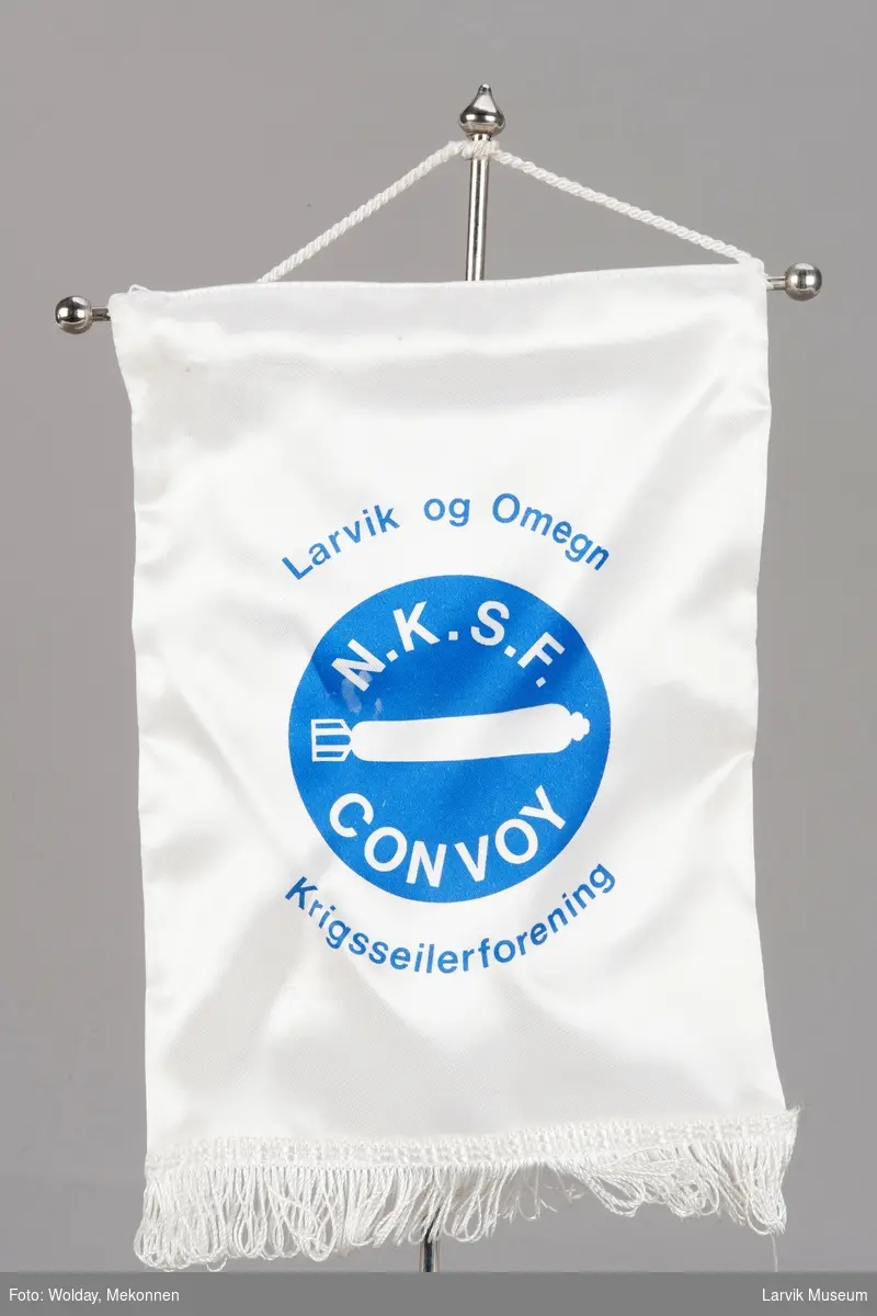 Larvik og Omegn Krigsseilerforening med logo: N.K.S.F. Convoy.