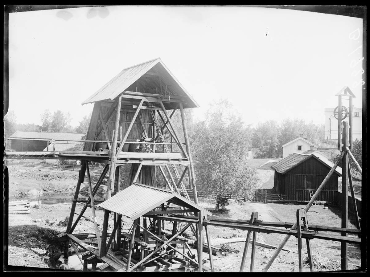 Järnverksamhet i området började på medeltiden. Privilegium för hytta och hammare utfärdat 1610. Masugnen lades ned 1959.