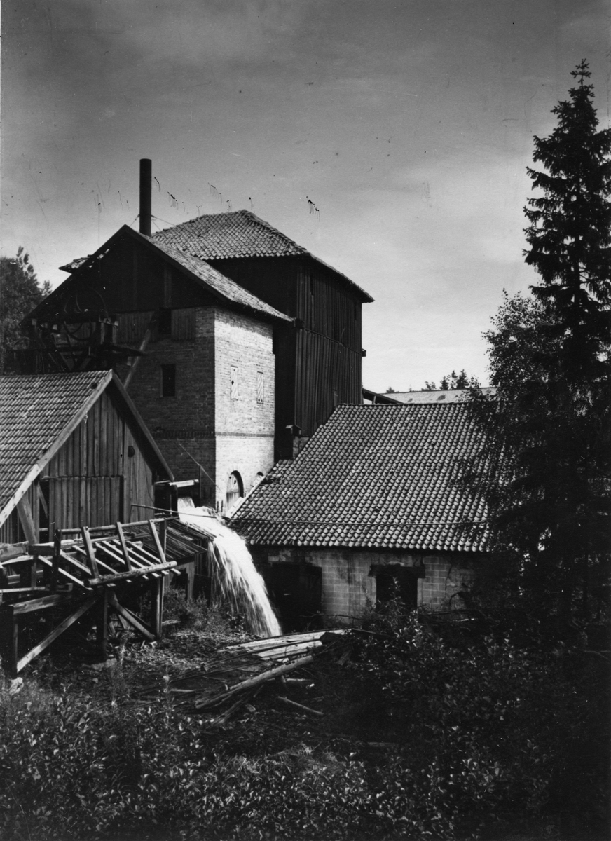 Igelbäckens hytta vid Aspa bruk i Hammars socken.