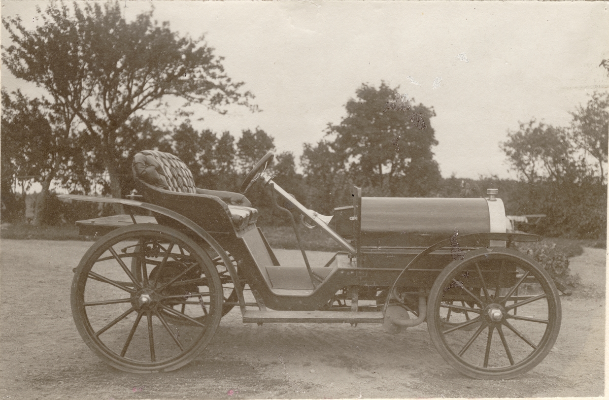 Automobil, konstruerad av ingenjör Jansson, Vänersborg, 1905.