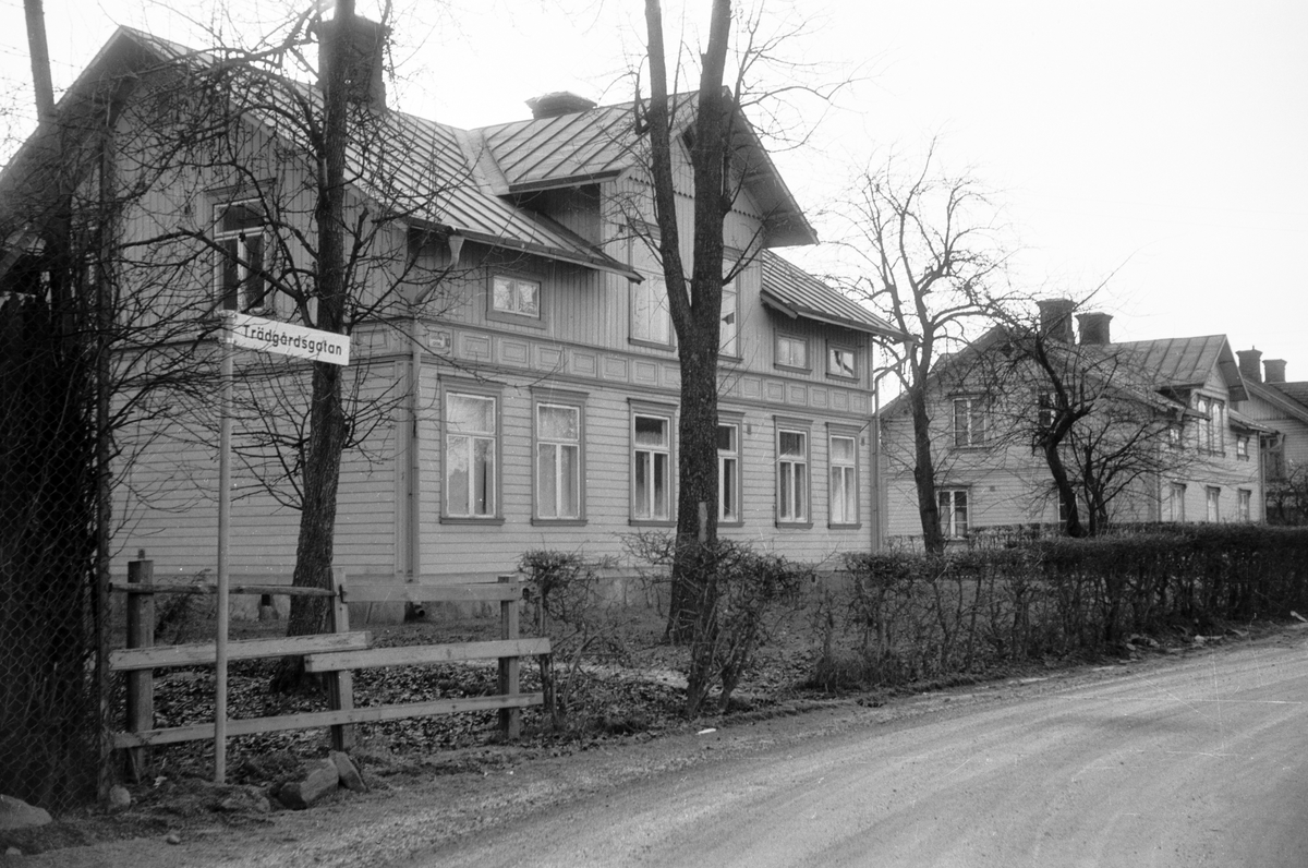 Bostadshus utmed Trädgårdsgatan i Huskvarna.