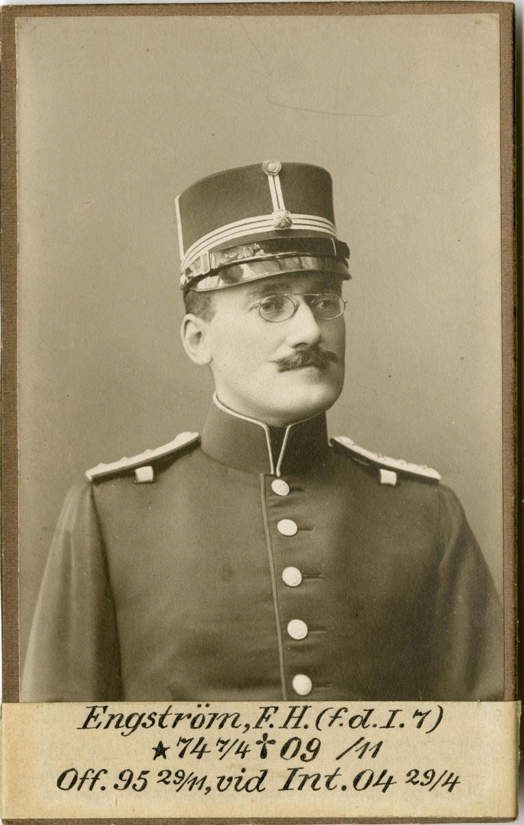 Porträtt av Folke Hjalmar Engström, intendent vid Intendenturkåren.