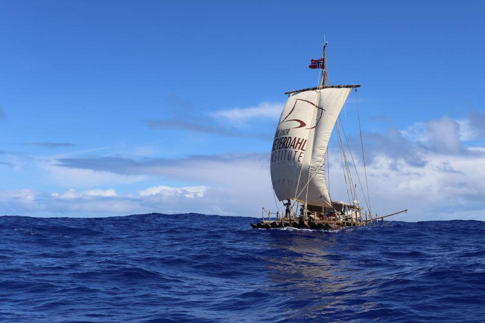 Flåten Tupac Yupanqui i medvind. Foto: KonTiki2-ekspedisjonen. (Foto/Photo)