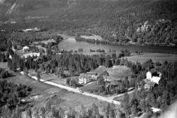 Flyfoto: Vikengårdene, Stenlund, Stendal i Bardu 1959