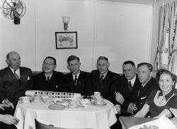 Berg skoles adoptivskip Sibris. Elever besøker båten.