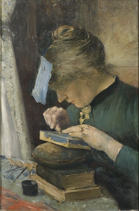 Tekla Lindeström (1856–1937) var trägravör. Hon förlovade sig under tiden i Grez med en annan medlem av den svenska konstnärskolonin, målaren Karl Nordström. Fästmannen har avbildat henne under arbete. Den lilla duken hon fäst i håret är för att undvika att bli bländad av arbetsljuset från fönstret.