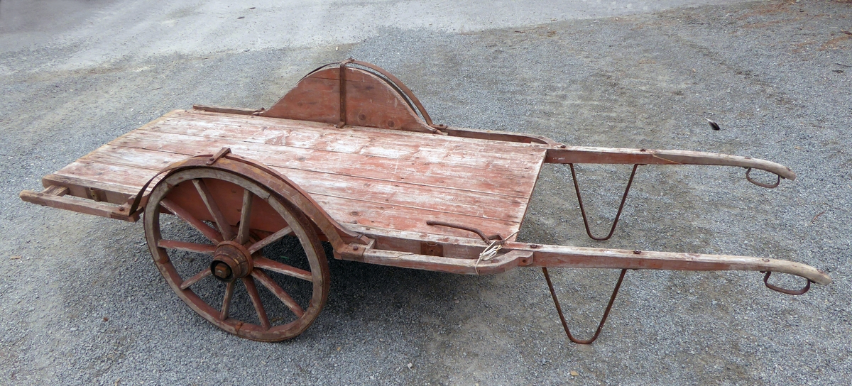 Tohjulet håndkjerre med avtagbare grinder.