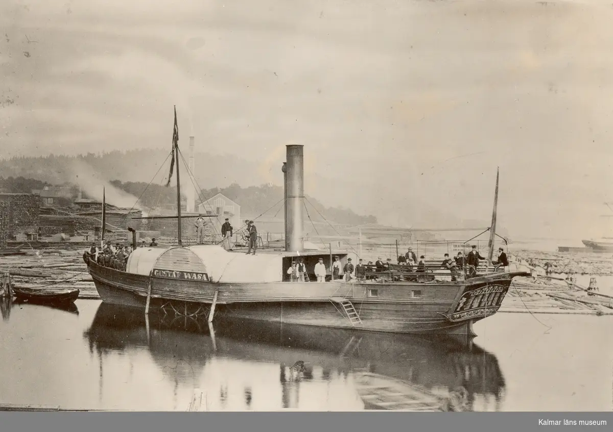 Byggd i Kolboda.(Skäggenäs). Foto Sv. Sjöfartsmuseum. Maskin från ...