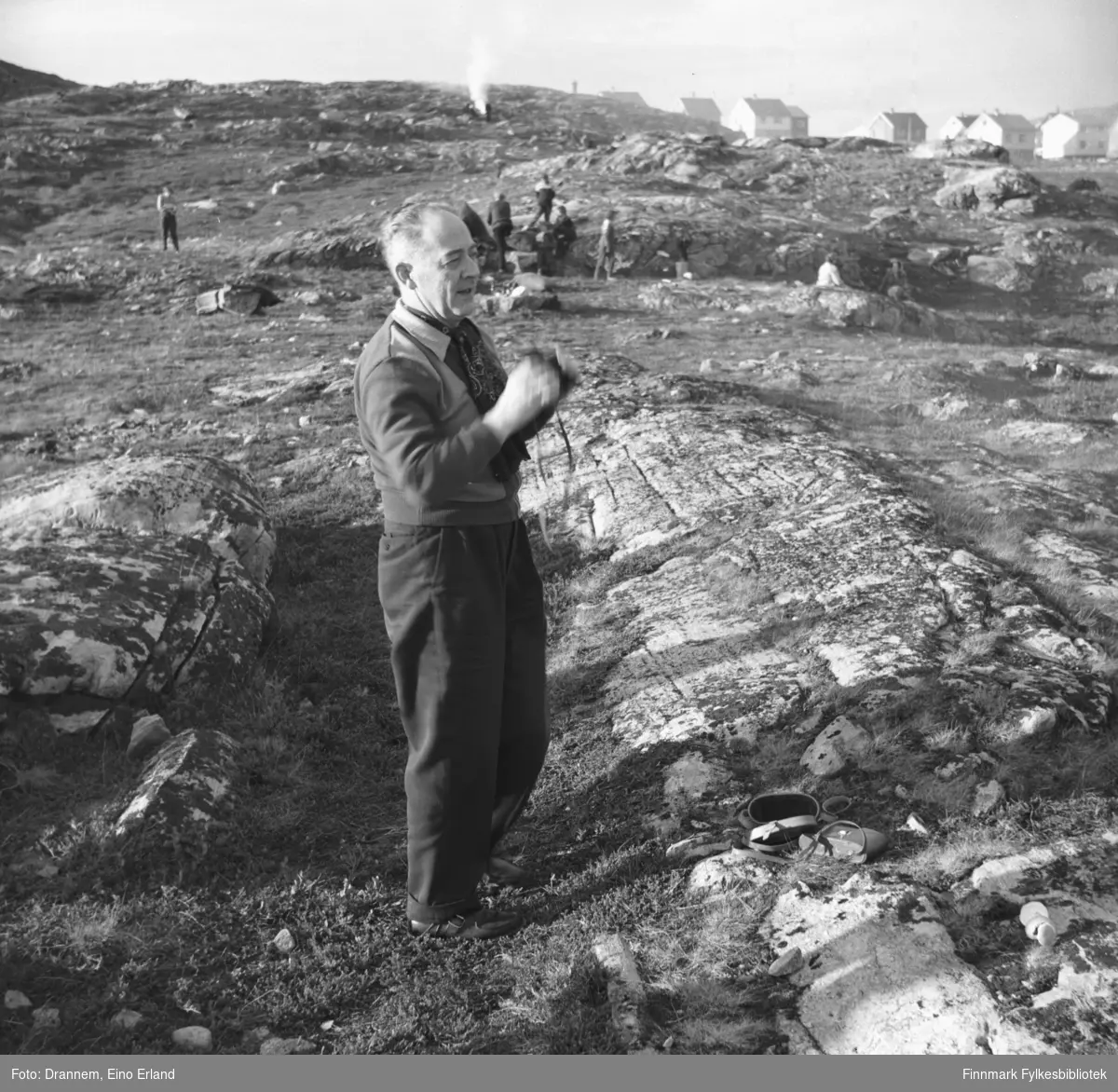 Olav Sørensen fotografert i terrenget ovenfor Fuglenes.