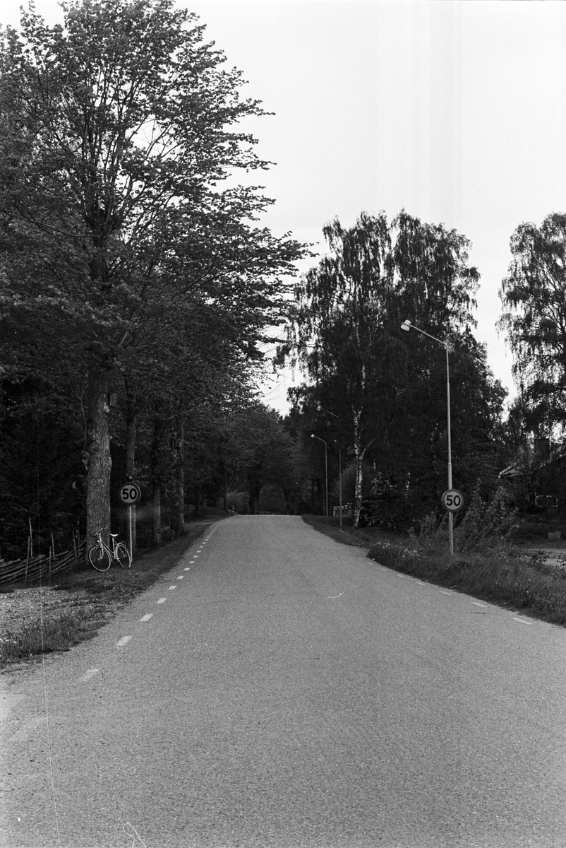 Väg genom Stavby, Stavby socken, Uppland 1987