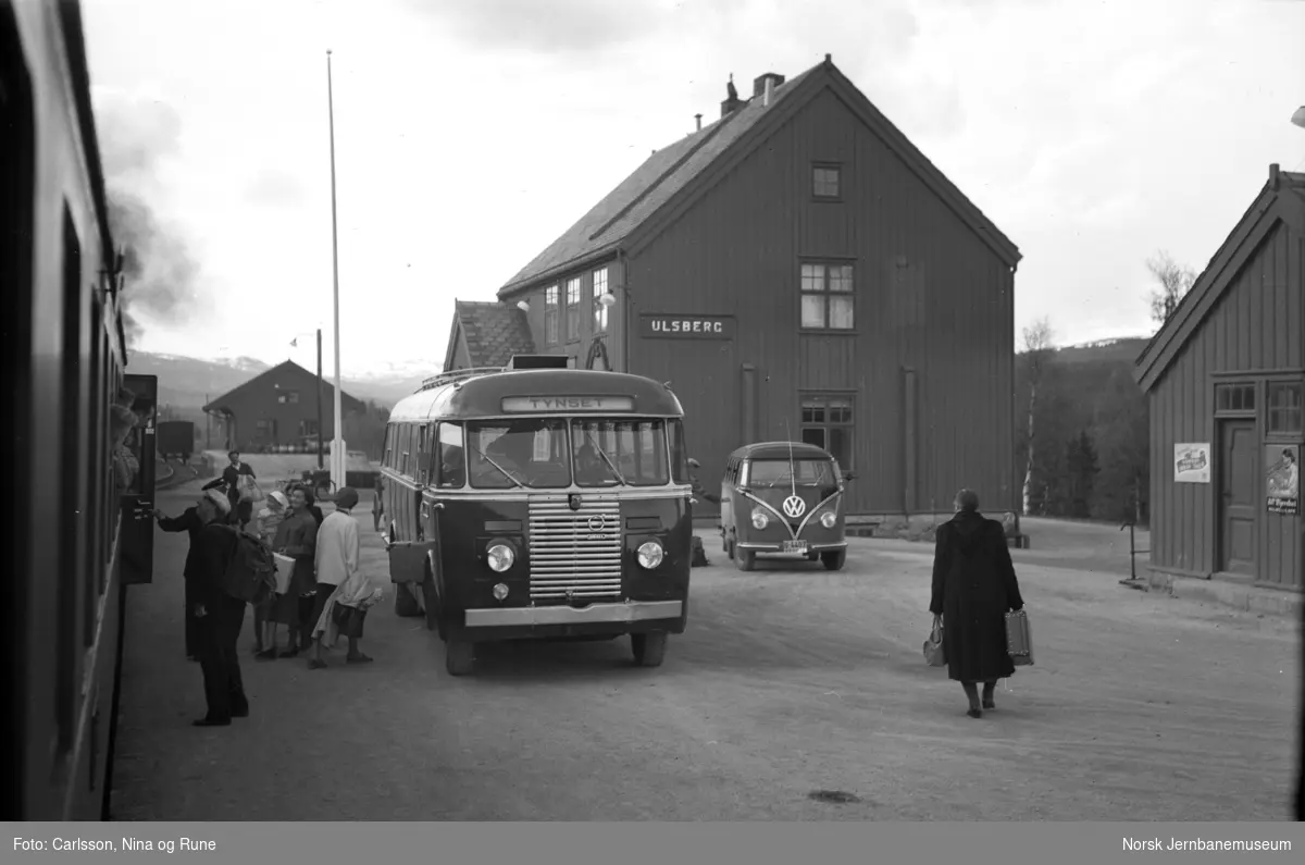 Ulsberg stasjon, hvor reisende stiger om til buss til Tynset