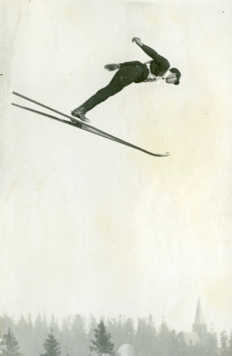 Ski jumper Hans Vinjarengen