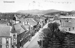 postkort Foto fra Skolegata på Kirkelandet i Kristiansund, s