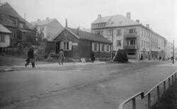 Fra Nordmøre Museum sin fotosamling. - Skolegata 10 er den f