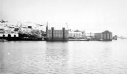 ";Klippfisklageret"; og ";Hans Chr Dall Kullager"; på Nordla