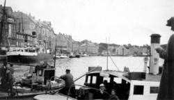 Bilde fotografert fra Piren mot Vågeveien, Fosnagata og John