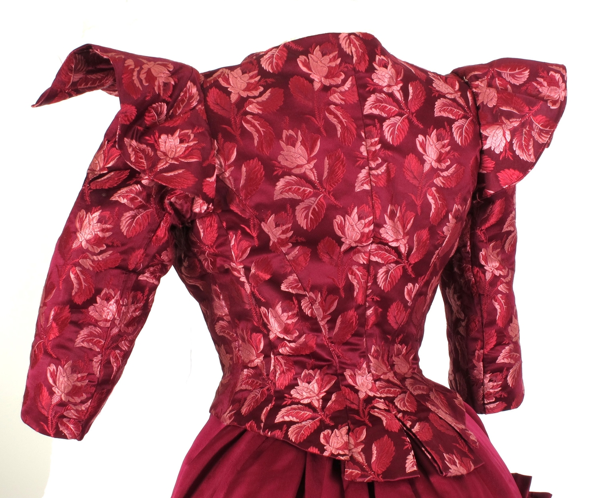 Blomstret silkebrokade