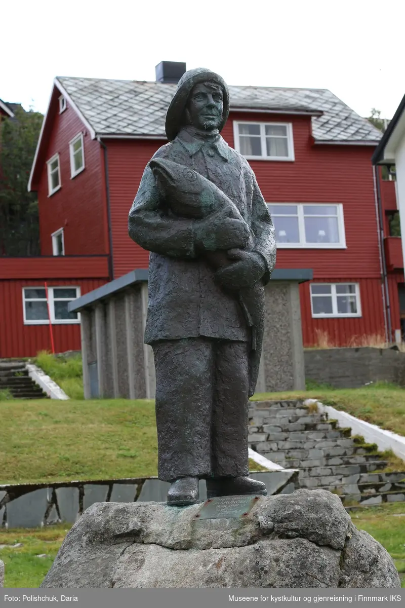 Skulptur "Skårungen". 08.09.2016.