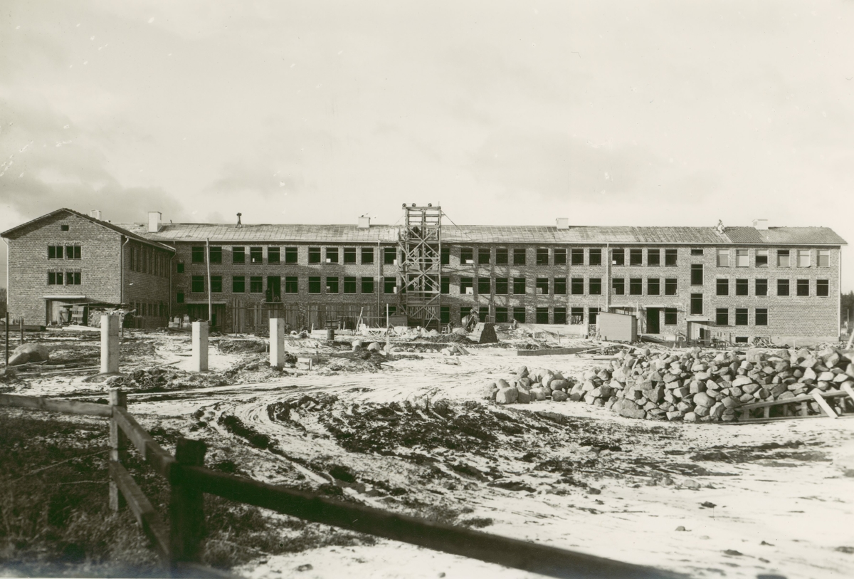Lindöskolan under byggnad, 1940-talet.