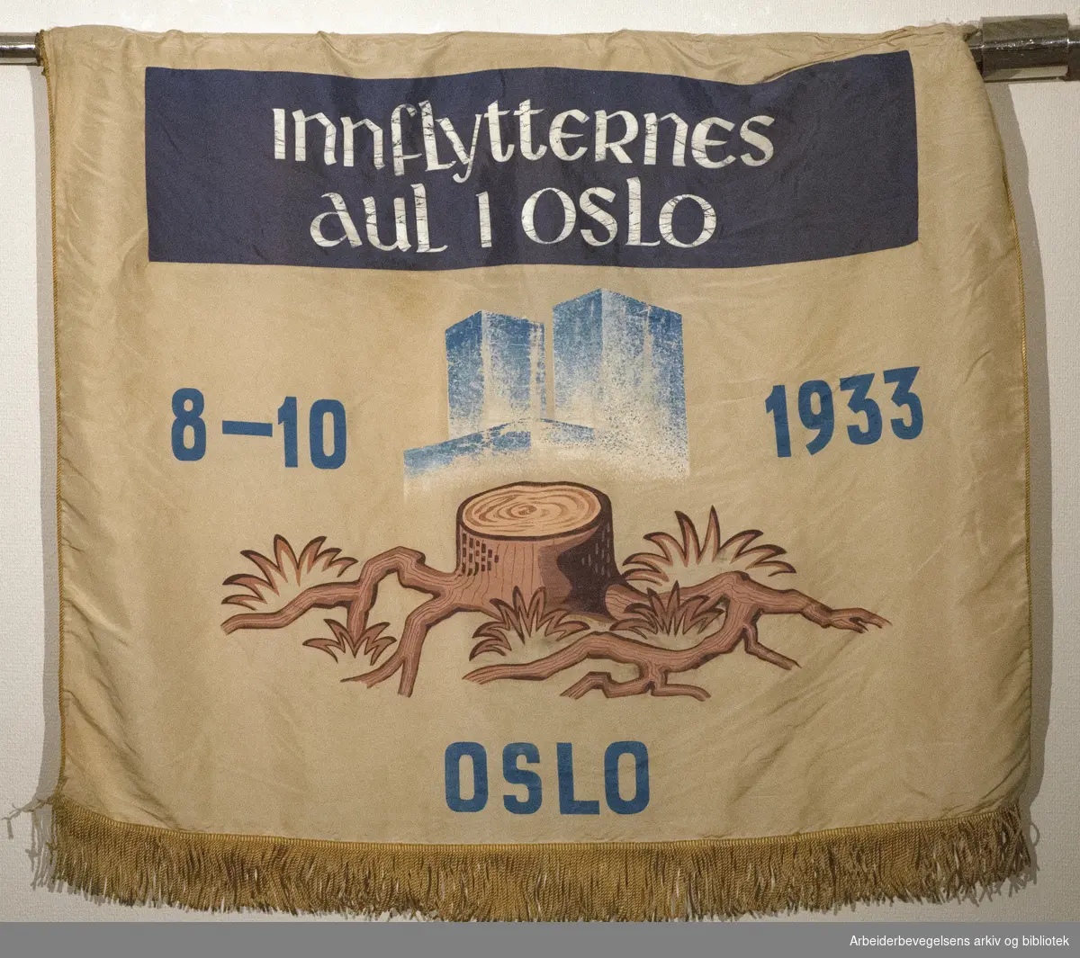 Innflytternes aul i Oslo..Bakside..Fanetekst: Innflytternes aul i Oslo.8. oktober 1933.Oslo