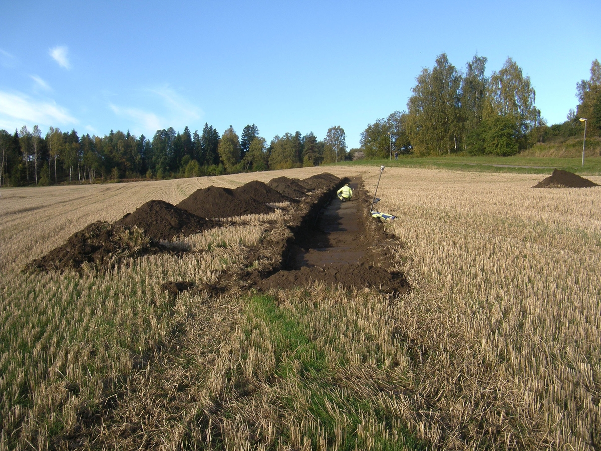 Arkeologisk utredning, schakt i sluttningen, Väppeby, Kalmar socken, Uppland 2015