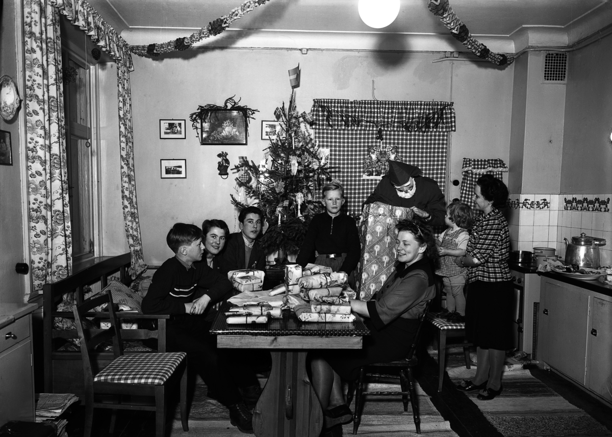 Jul hemma hos fotografen 1945.
