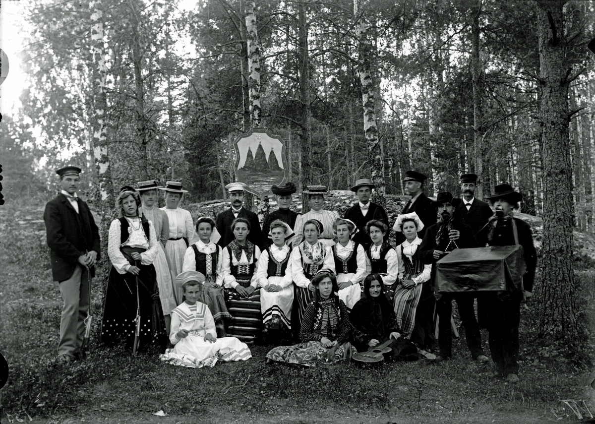 Bazargrupp på "Kullen", godtempl. 1906.