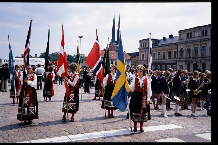 Centerpartiets riksstämma, Växjö 1972. Uppställda på Stortorget inför paraden.