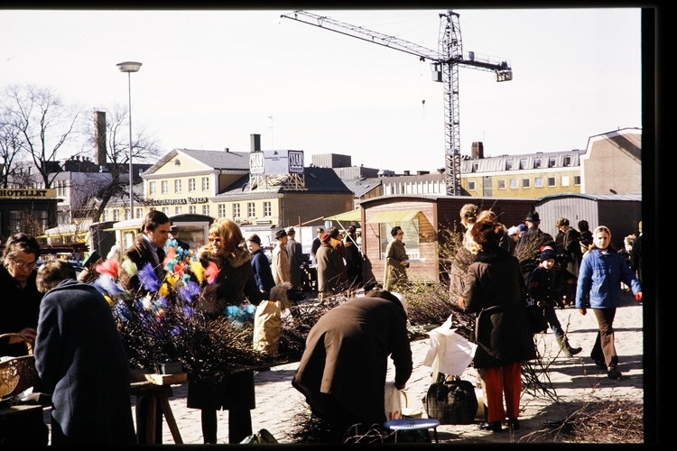 Torghandel på Stortorget i Växjö, påsken 1973