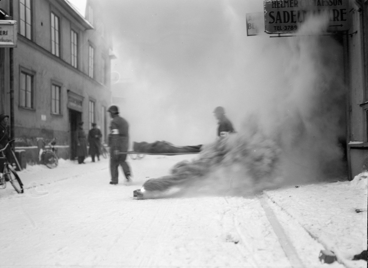 "Luftskyddsövningen utomordentligt realistisk" - "bombeldsvåda vid S:t Persgatan", Uppsala december 1942