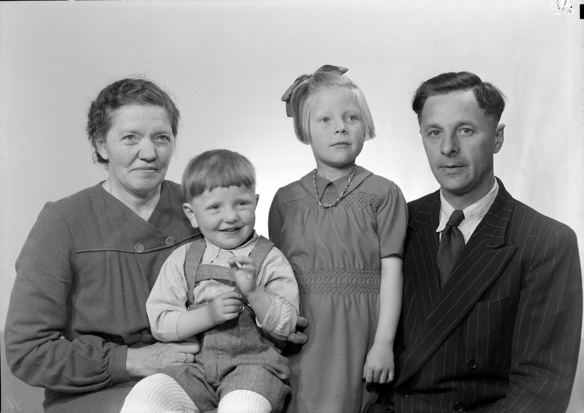 Hilmar Klukstad med familie