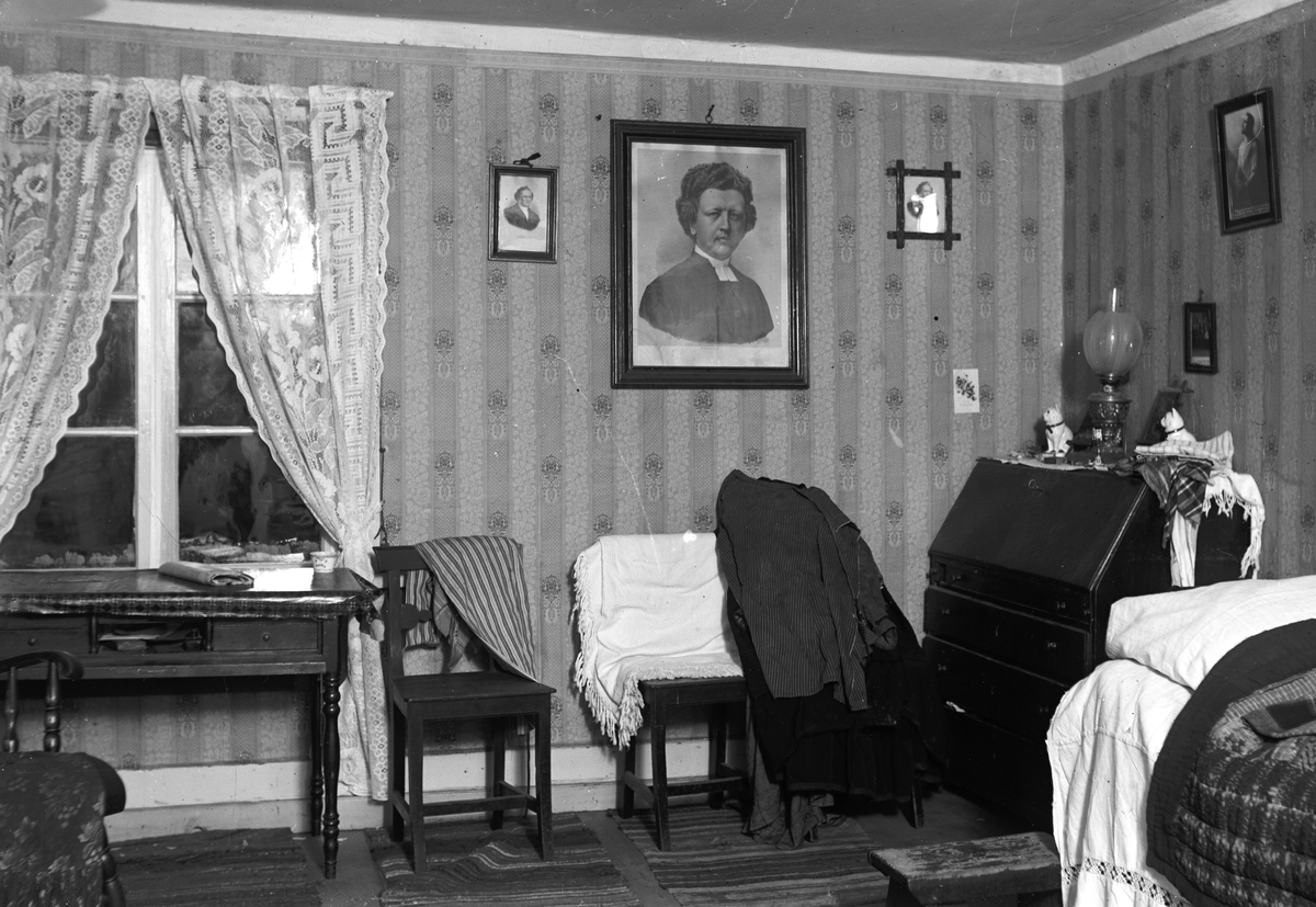 Josef Erikssons ungdomsrum hemma på "Erik-Lars", W. Hästbo