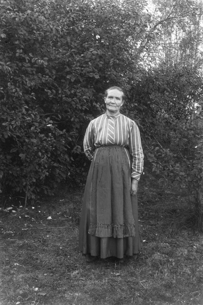 "Wigg-faster" Brita Olsson från Sörombergen. Hon var svägerska till skräddare Söderberg.