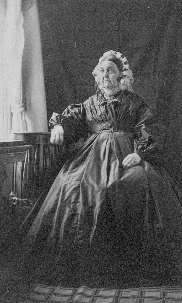 Fru Öhrn, född Eirud.
"Fru Kronbergs faster"