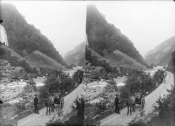 st. Parti ved Laatefos Mr & Mrs White