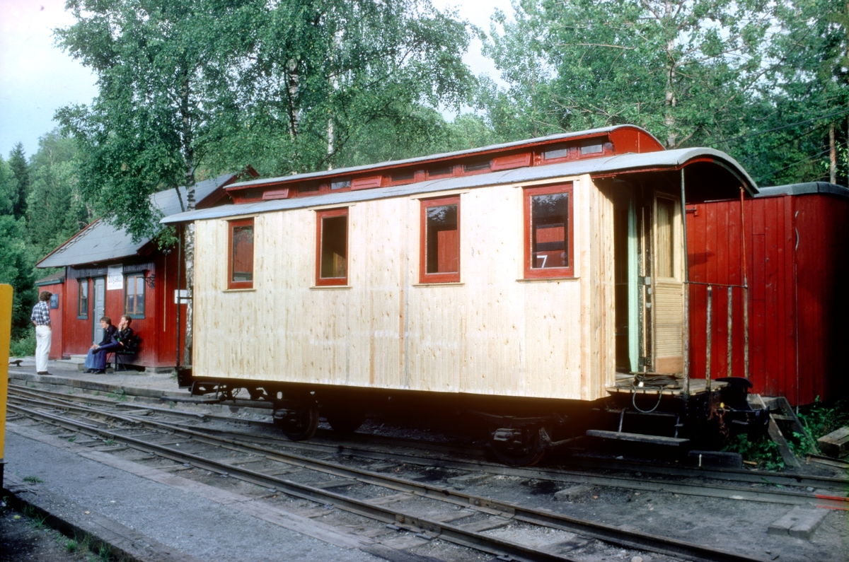 Vogn CF11, anskaffet fra Polen, under restaurering på Bingsfoss stasjon, Urskog-Hølandsbanen, Tertitten.