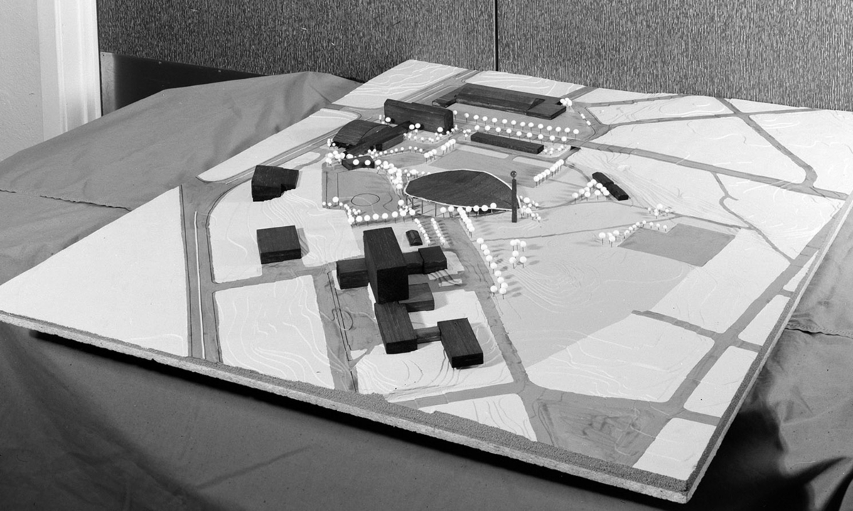 Utstillingsplassen, modell, Hamarhallen, bygninger langs Vangsvegen, Hamar.