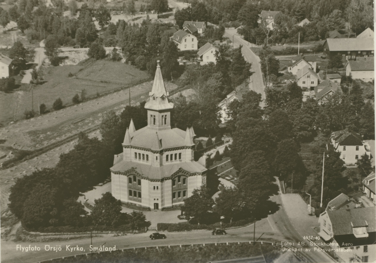 Flygfoto över Örsjö kyrka.