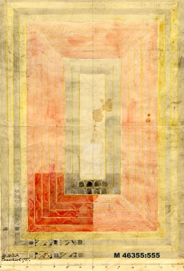 Blyertsteckning/akvarell på tunt papper.
"M. Wirde, Cranbrook 1931".
Förslag till större matta med geometriskt mönster i rött, 
gult, gråsvart och brunt. 
Nedtill en mätskala.

Inskrivet i huvudbok 1983.
Montering/Ram: Ej ramad