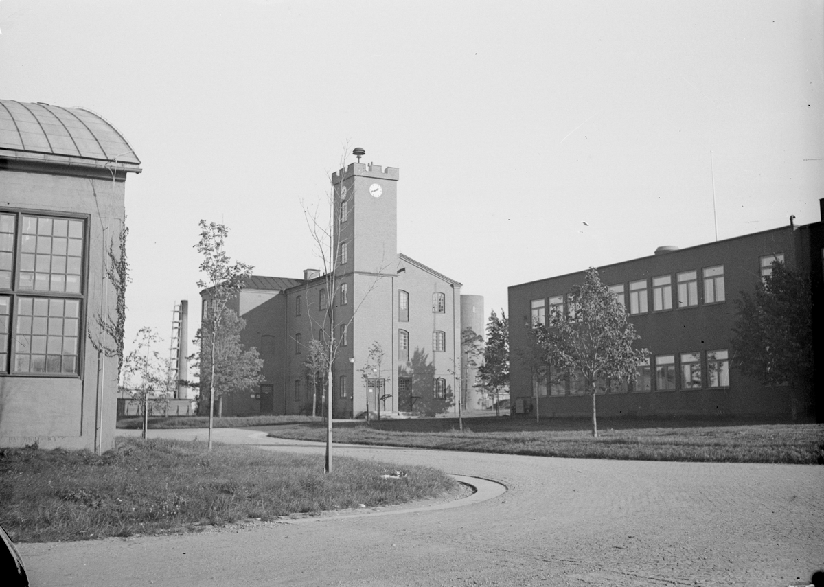 Byggnader på CVM, Centrala verkstaden Malmslätt, 1940-1950-tal. Kanslihus och hallar.