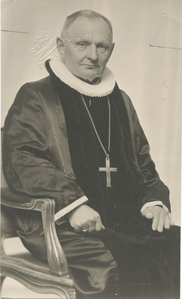Biskop Bjønness-Jacobsen som Otto Valstad senere har malt.