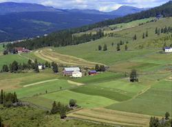 Oversiktsbilde, småbruk, Gausdal