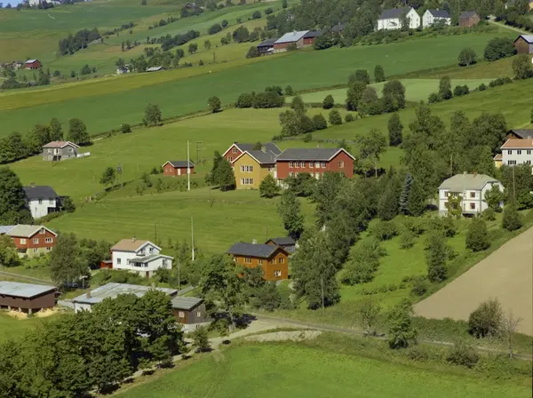 Kulturlandskap.  Midtbygda. Småhusbebyggelse. Gausdal off sk