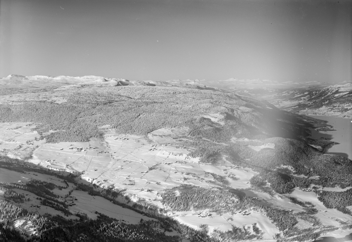 Oversiktsbilde, Musdalen, Tretten bakside, 1941 , vinter, snø