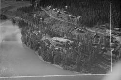 Tretten, Øyer, 28.08.1953, oversiktsbilde, bolighus, fabrikk