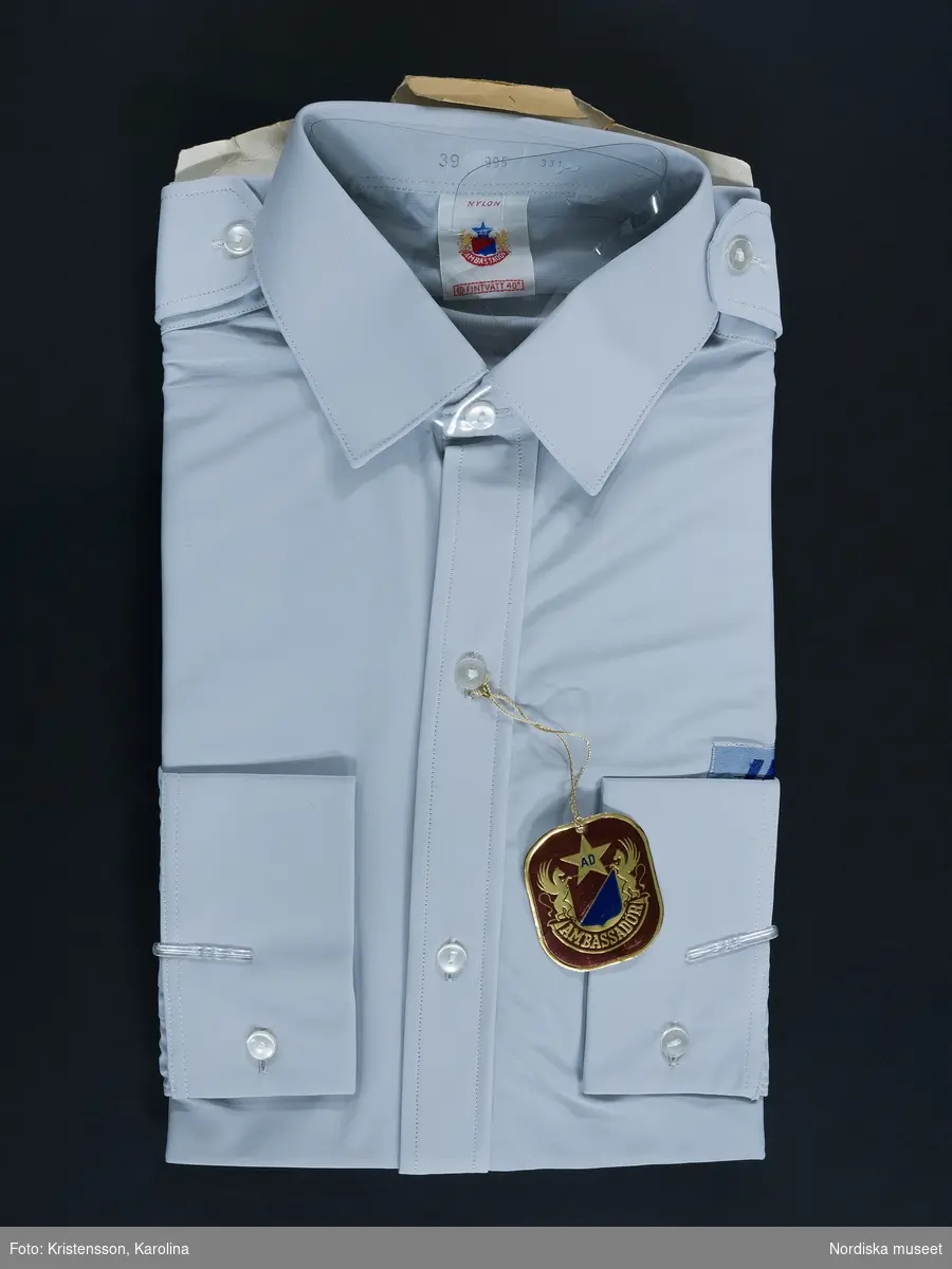 Skjorta, grå, uniform, Linjeflyg, nyförvärv fotograferad innan inmärkning