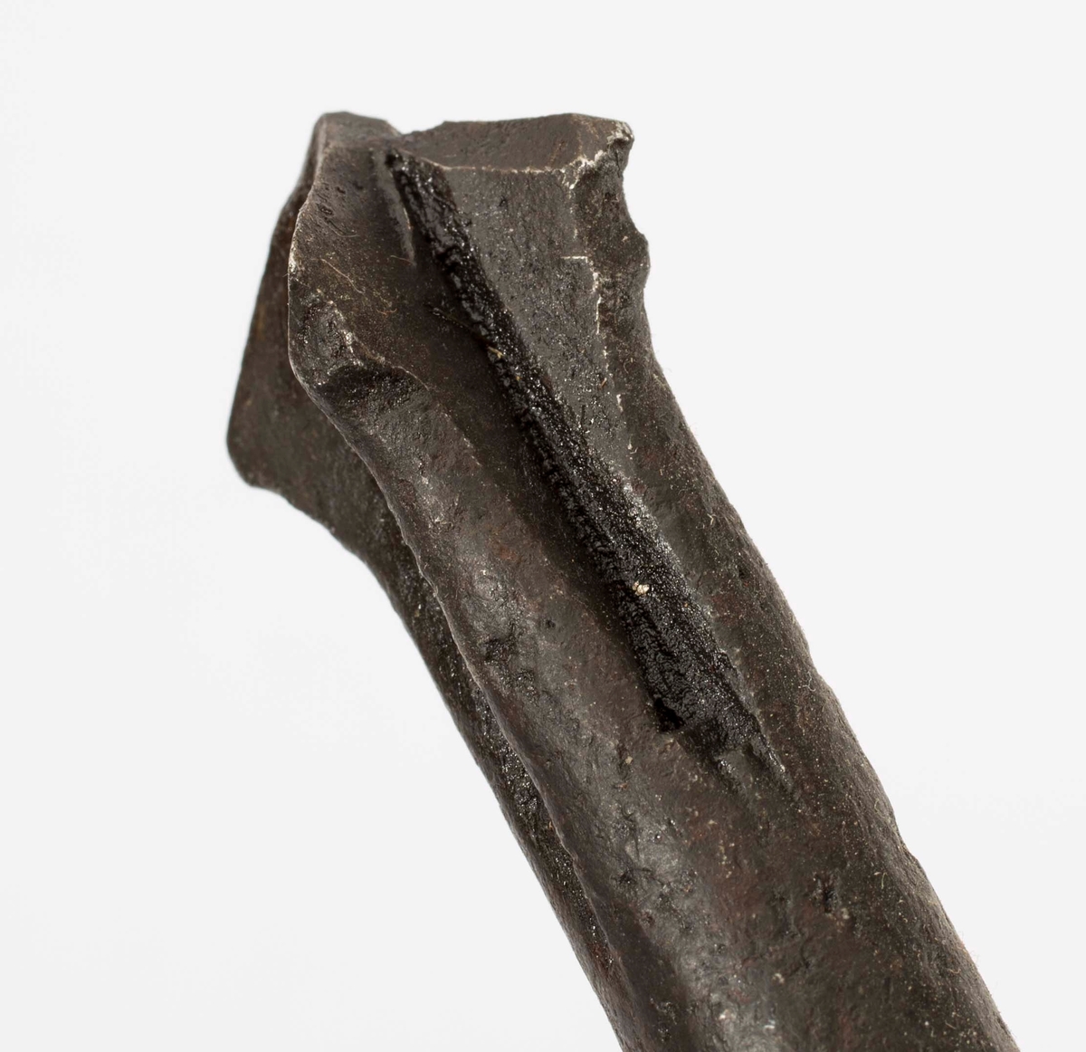 NTM: "Disse gamle jernbor er smidd ved Sølvverket og var
alminnelig brukt på slutten av det 19de århundre."
Jf. BVM 109 og 3973-3975.