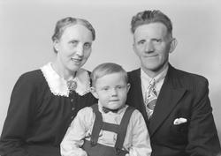 Jens Lund med kona Berit og sønnen Sverre