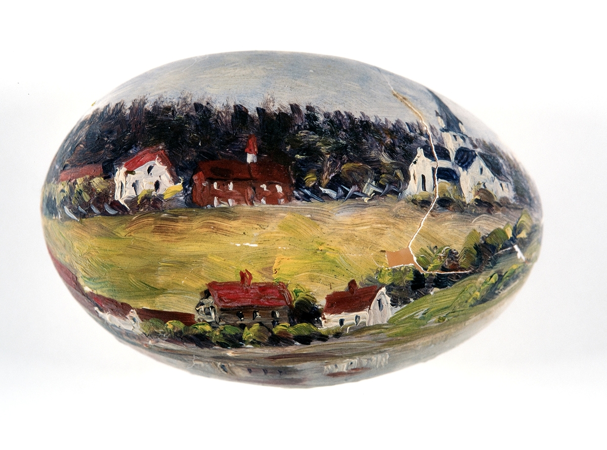 Egg, bemalt, dekorert, motiv:  Ringsaker kirke, Ringsaker prestegård, Ringstrand,  Malt av fru Borchgrevink.